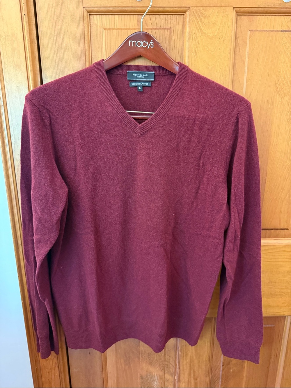 Macy’s Men’s V-Neck Cashmere Sweater in Wine